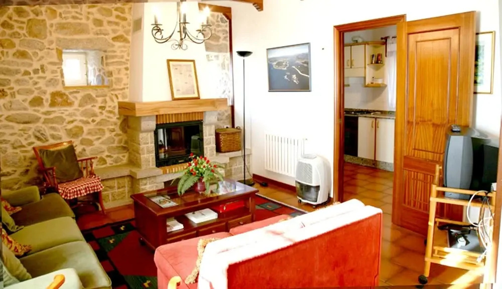 House With 3 Bedrooms in Camposancos, With Wonderful sea View, Enclose