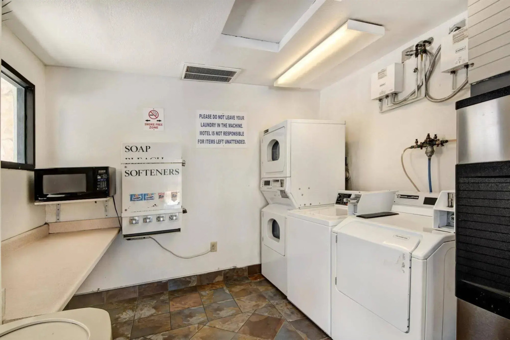 Motel 6-Dallas, TX - Forest Lane