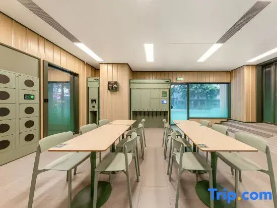 Hi Inn Hotel (Chongqing Nanping Wanda Plaza Wanshou Road Subway Station)