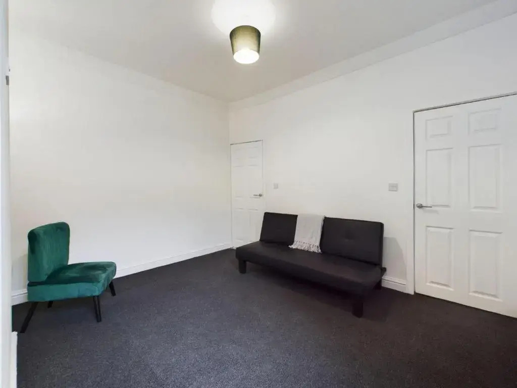 Contemporary 4BD Home nr Liverpool City Centre