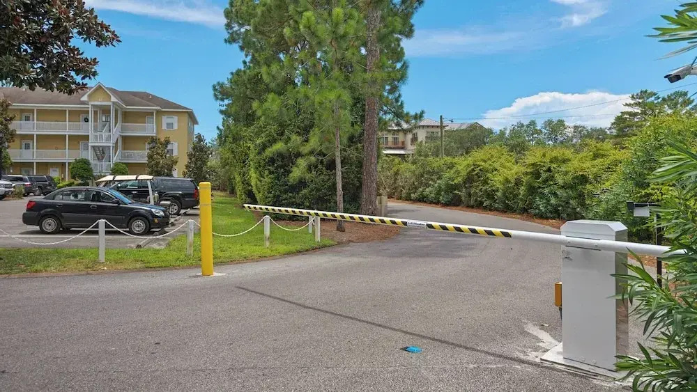 Seagrove 2BR Near Lake & Beach + Free Tickets: Bikes, Dolphin Cruise & More!