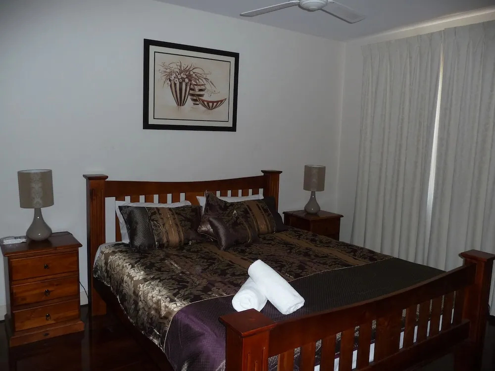 City Escape 3BD in Adelaides East End 6