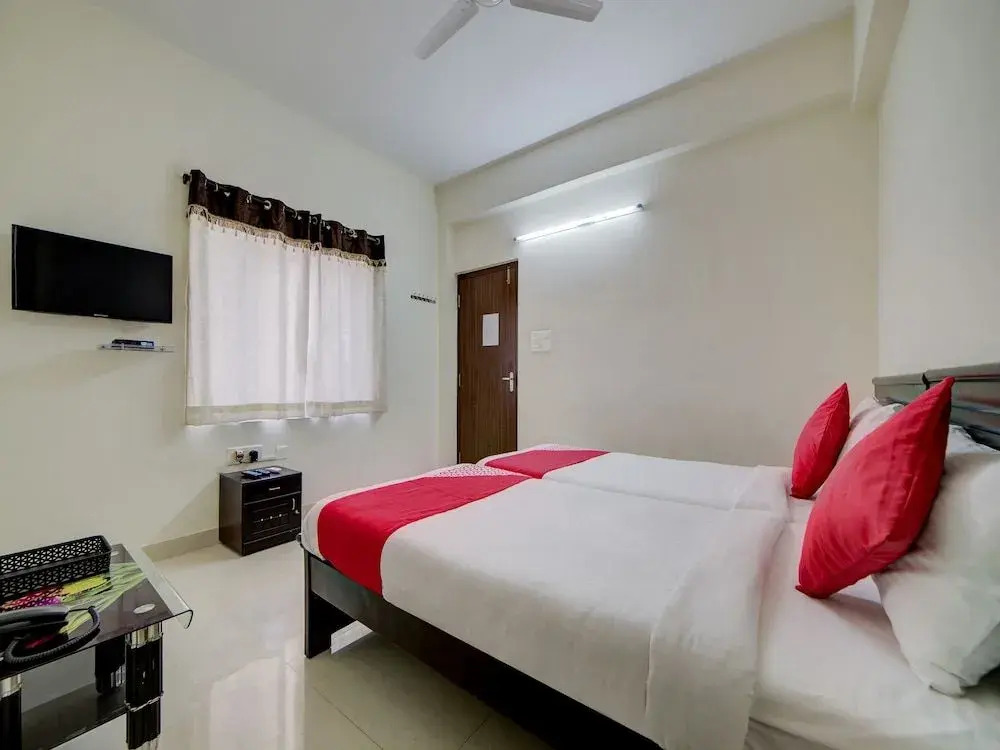 OYO 26136 Hotel Anu Residency