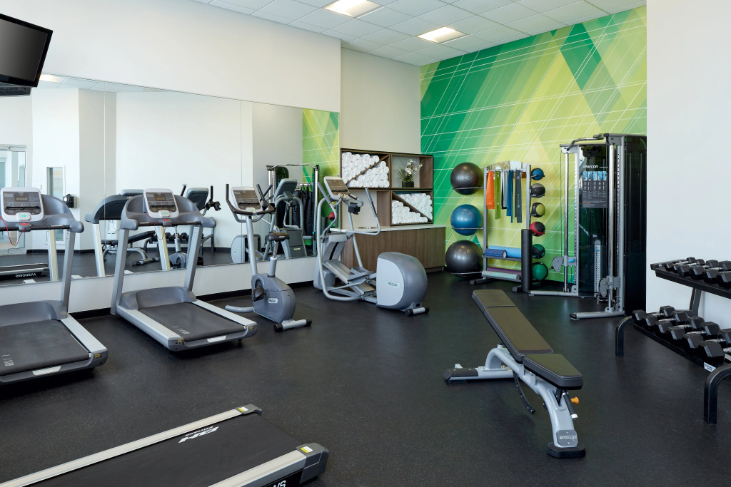Holiday Inn & Suites Montreal Airport by IHG
