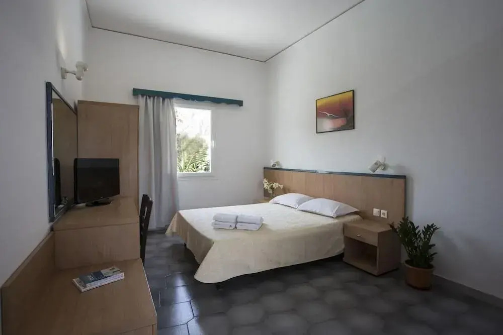 Sunrise Studios in Perissa