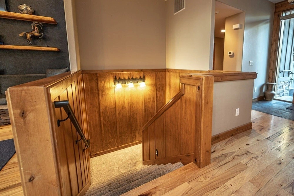 Yellow Pine 32