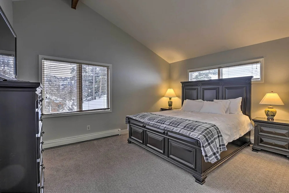 Avon Duplex w/ Hot Tub: Near Vail Hiking & Golf!
