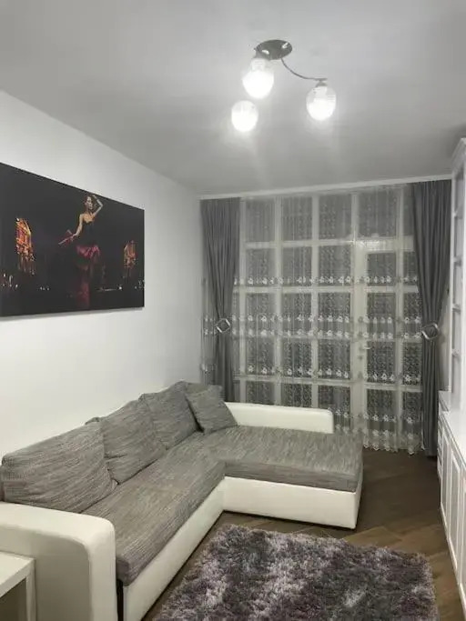 Lovely 1 bedroom apartment with parking