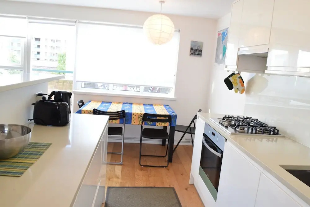 2 Bedroom Apartment With Terrace in West Kensington