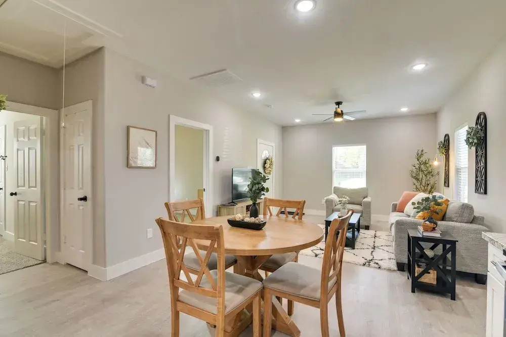 Patio & Fenced Yard: Home Close to Dtwn Houston!