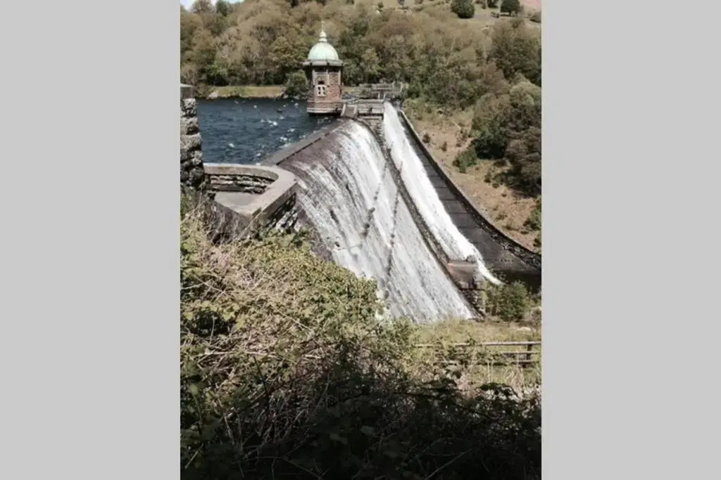8F Lakeside Lodge Caer Beris Builth Wells