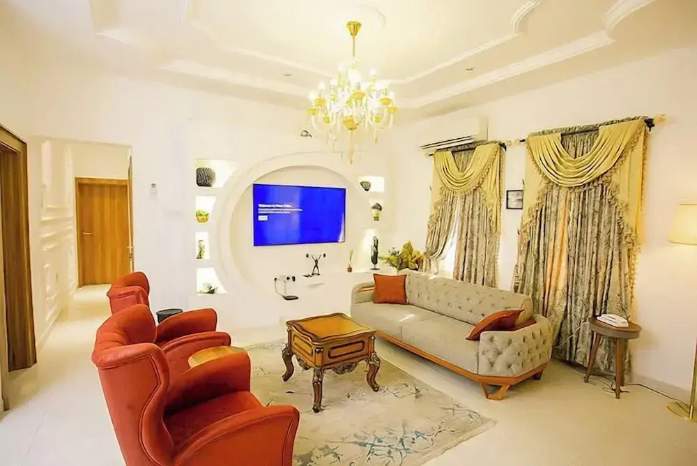 Zinq Bridge Aparments