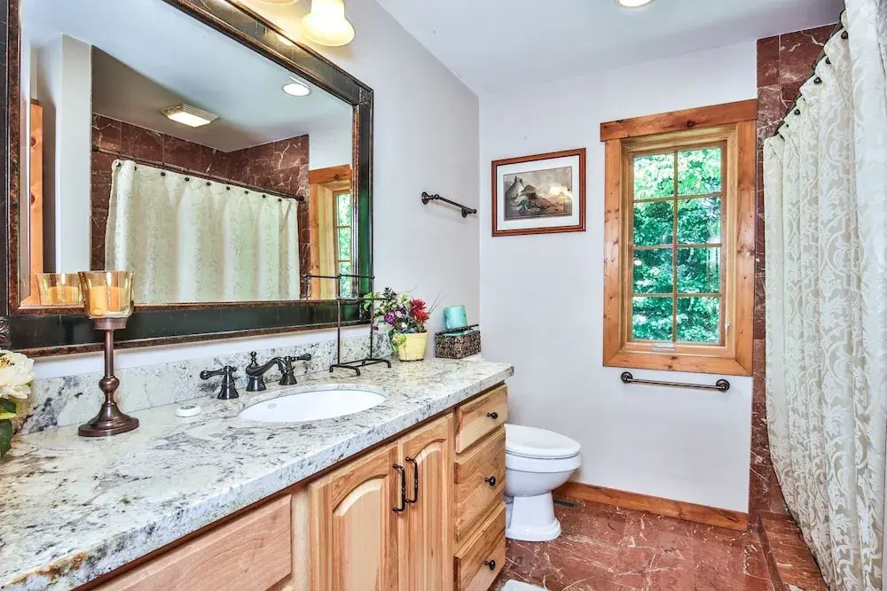 The Log Lodge - 4 Br Home