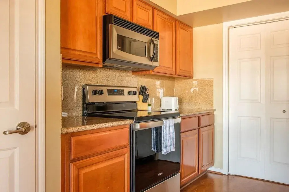 FRONTDESK Residences at Gramercy Apts Houston