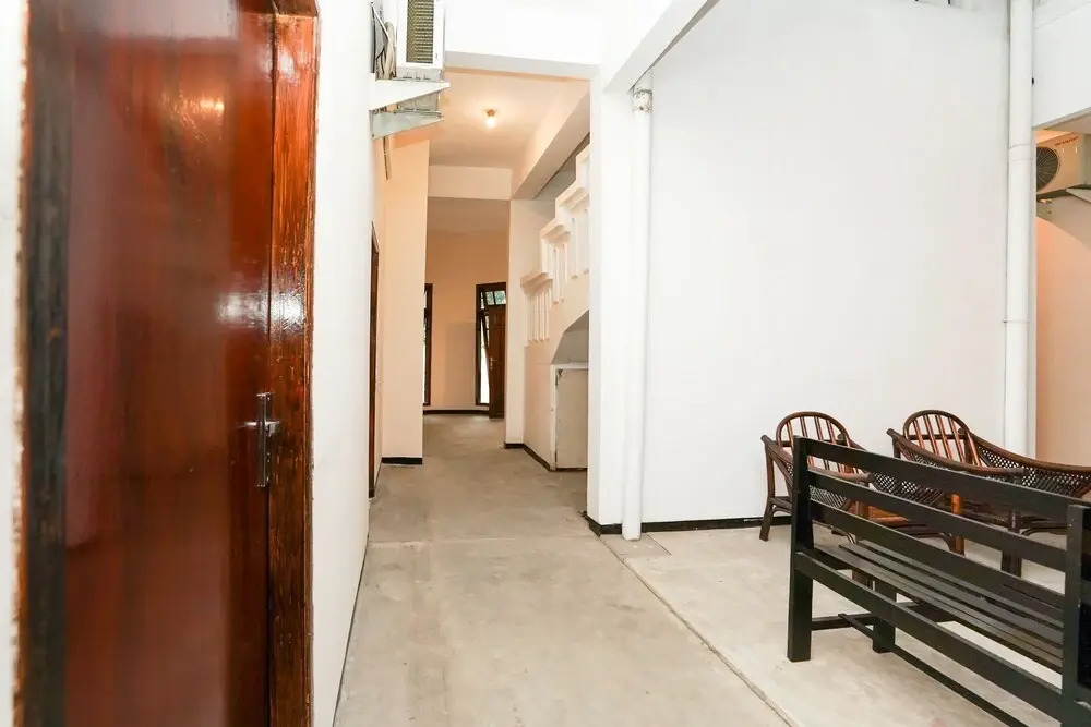 OYO 1374 Semampir Residence At Ahmad Yani