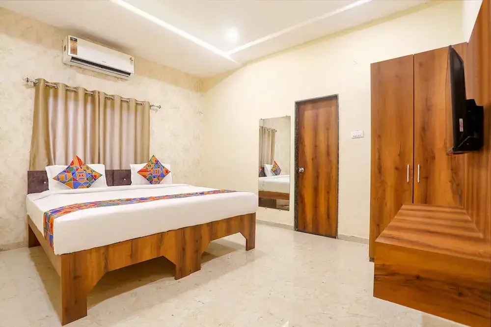 FabHotel Dreamz Inn
