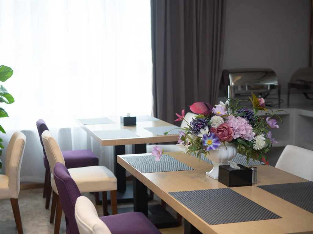 Lavande Hotel Qijiang High-speed Railway Station