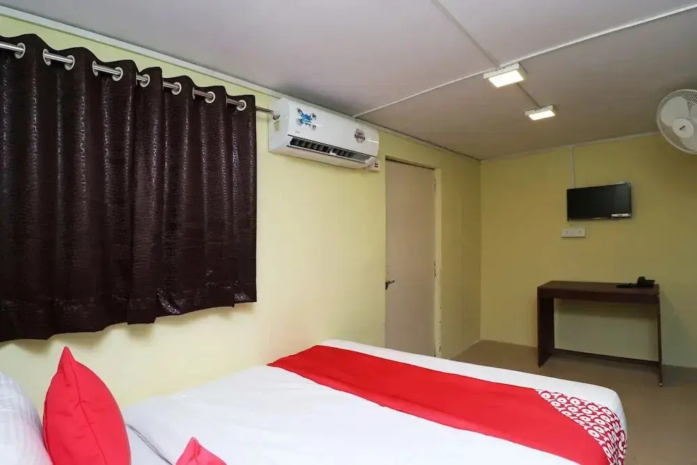 People's Castle By OYO Rooms