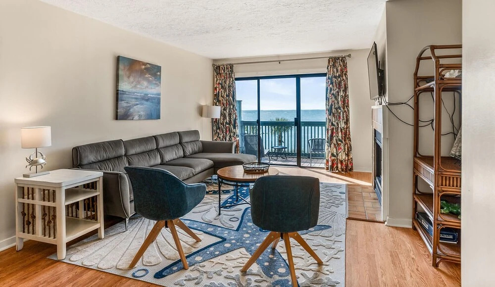 643 New Haven - Three Bedroom Villa