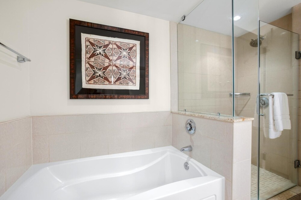 Honua Kai 4 Free Cars KBM Resorts Front Alii Suite 4 Units, 8 Bedrooms HK Ml-3173