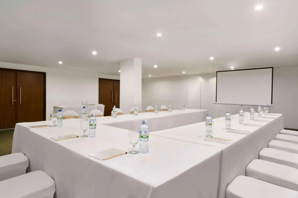 Отель Ramada by Wyndham Colombo