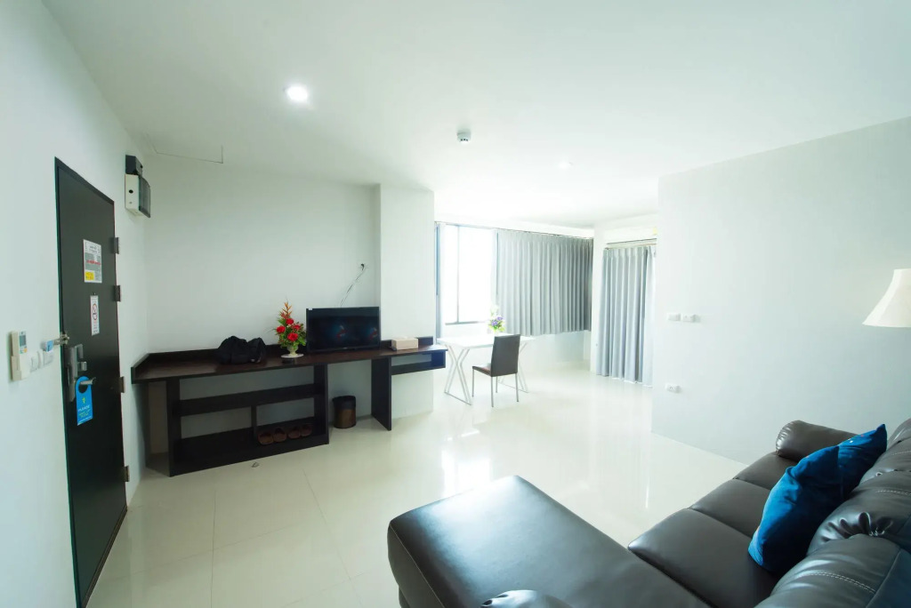 Lee Hotel