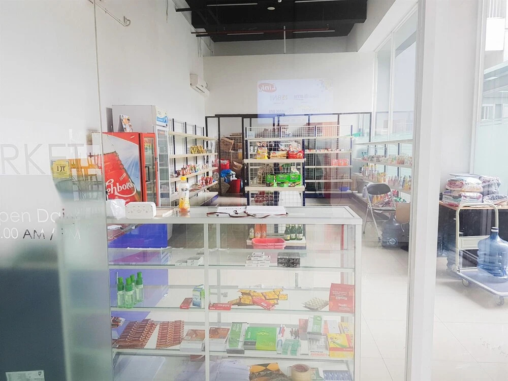 Cozy Studio Apartment at Tamansari Skylounge near Soetta Airport