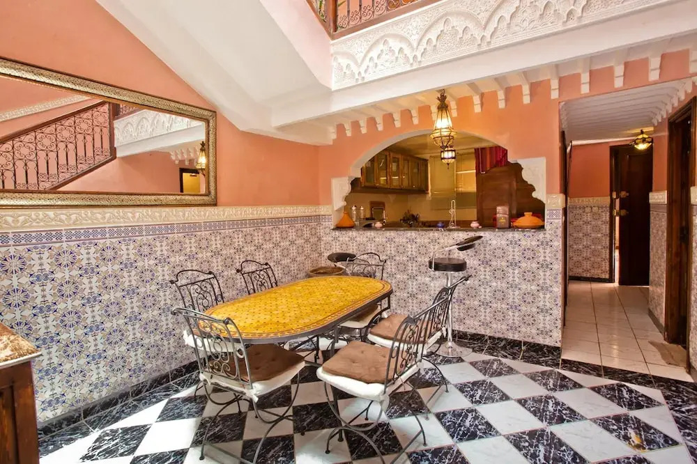 Apartment with 3 Bedrooms in Marrakesh, with Pool Access, Enclosed Garden And Wifi