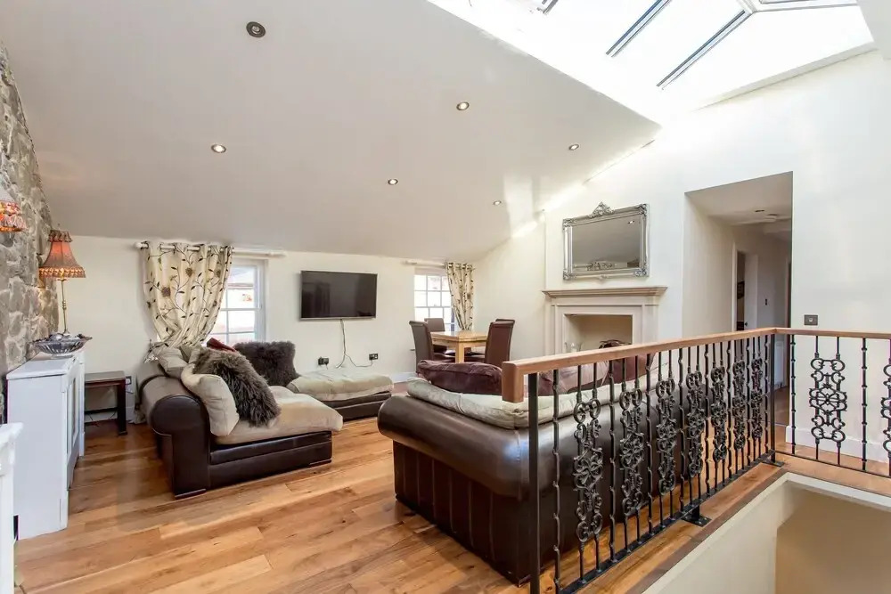 Prestigious Location - Quintessential Mews House