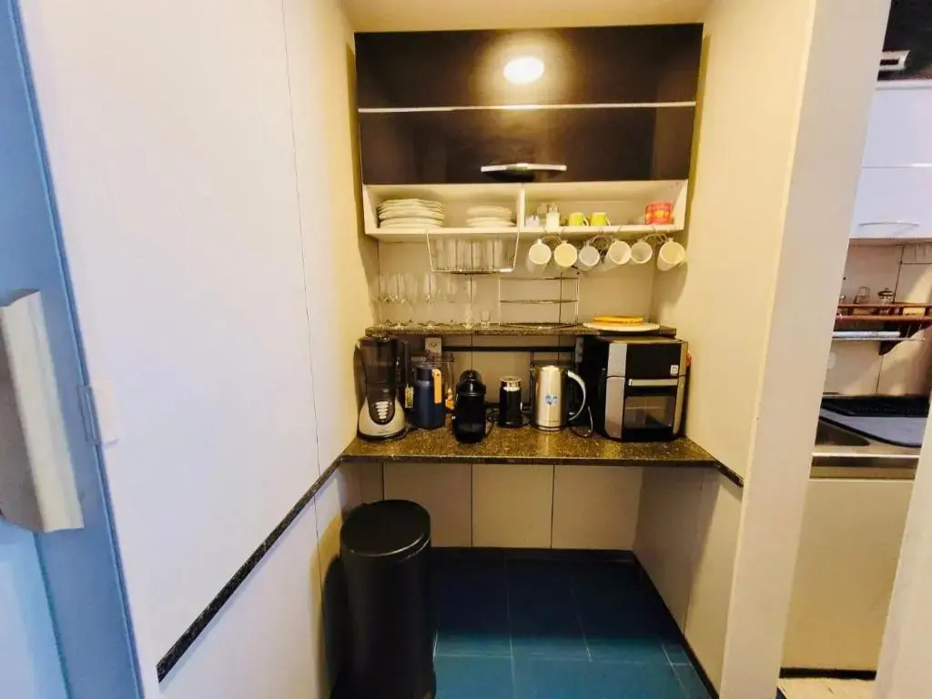 Leblon Flat 2 quartos varanda vista mar, piscina, sauna, e garagem WIFI 500M