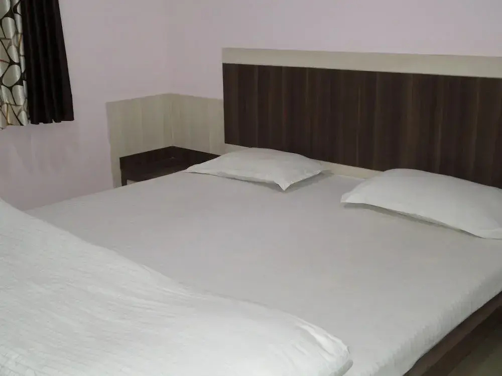 Hotel Amit Plaza