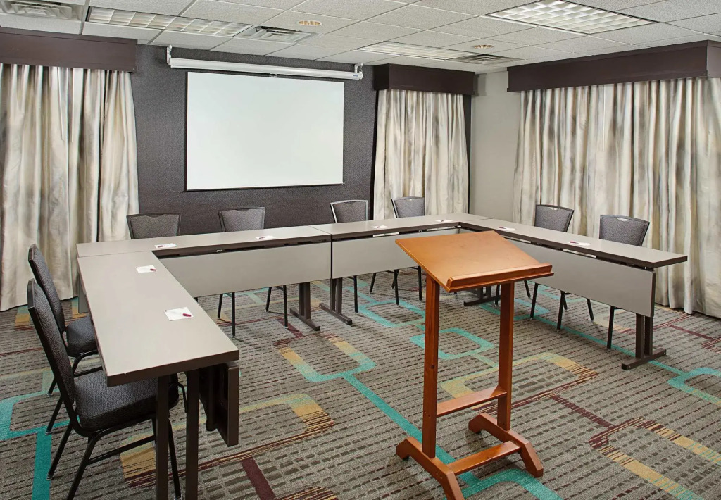 Courtyard by Marriott Richmond Northwest