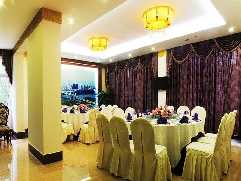 Junhong Hotel