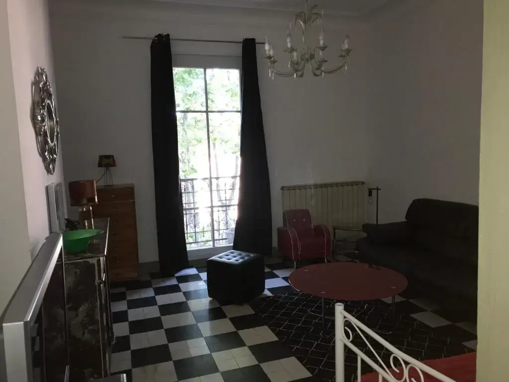 Avignon centre ville appartement T3 meublé 2 chambres