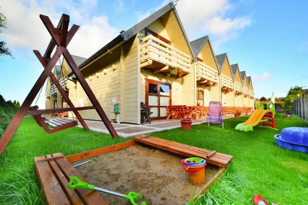 Comfortable wooden holiday homes near the beach