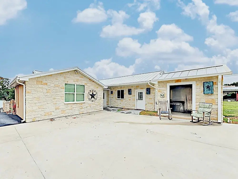 New Listing! Lakefront Beauty W/ Boat Launch 4 Bedroom Home