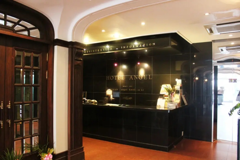 Angel Hotel