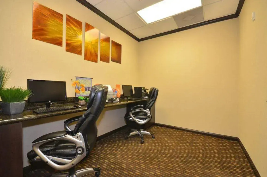 Comfort Inn & Suites Oklahoma City West - I-40
