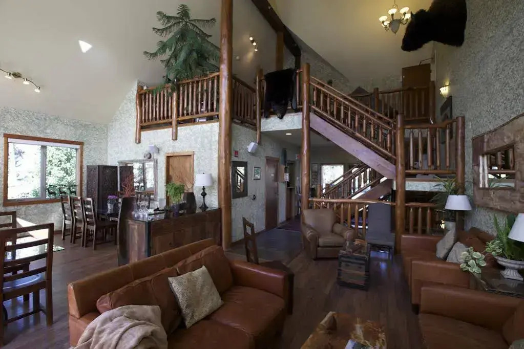 A Bear and Bison Country Inn