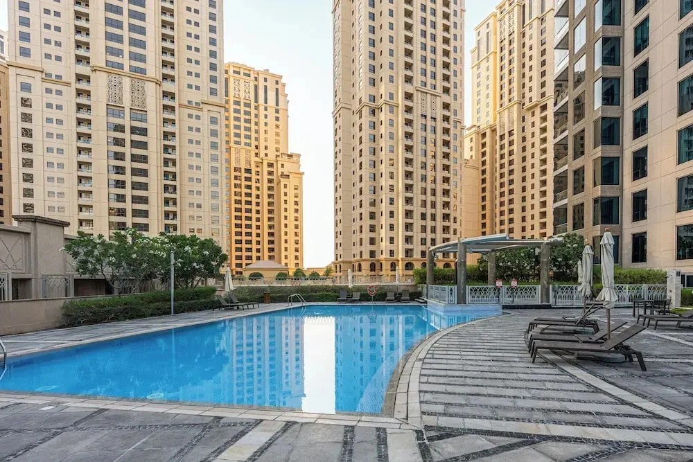 Dubai Marina Beach Dining & Leisure