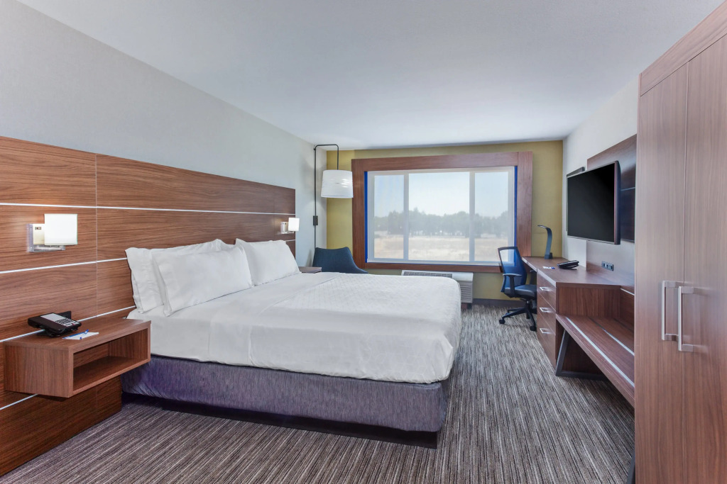 Holiday Inn Express Elk Grove West I-5 by IHG