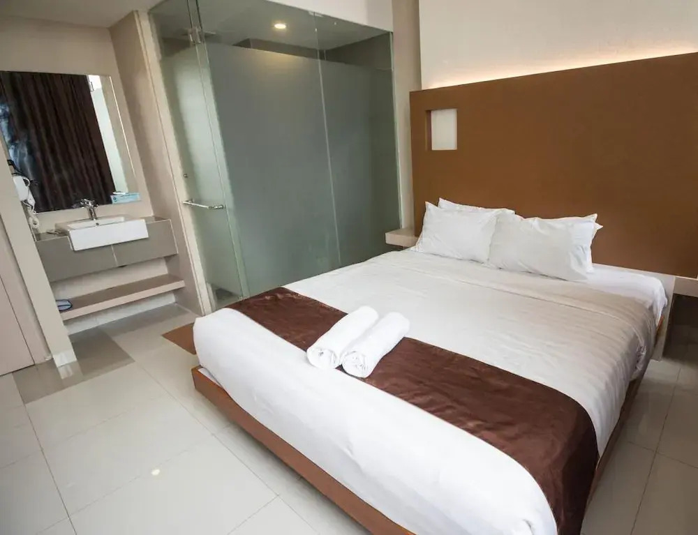 Sky Inn Express Hotel