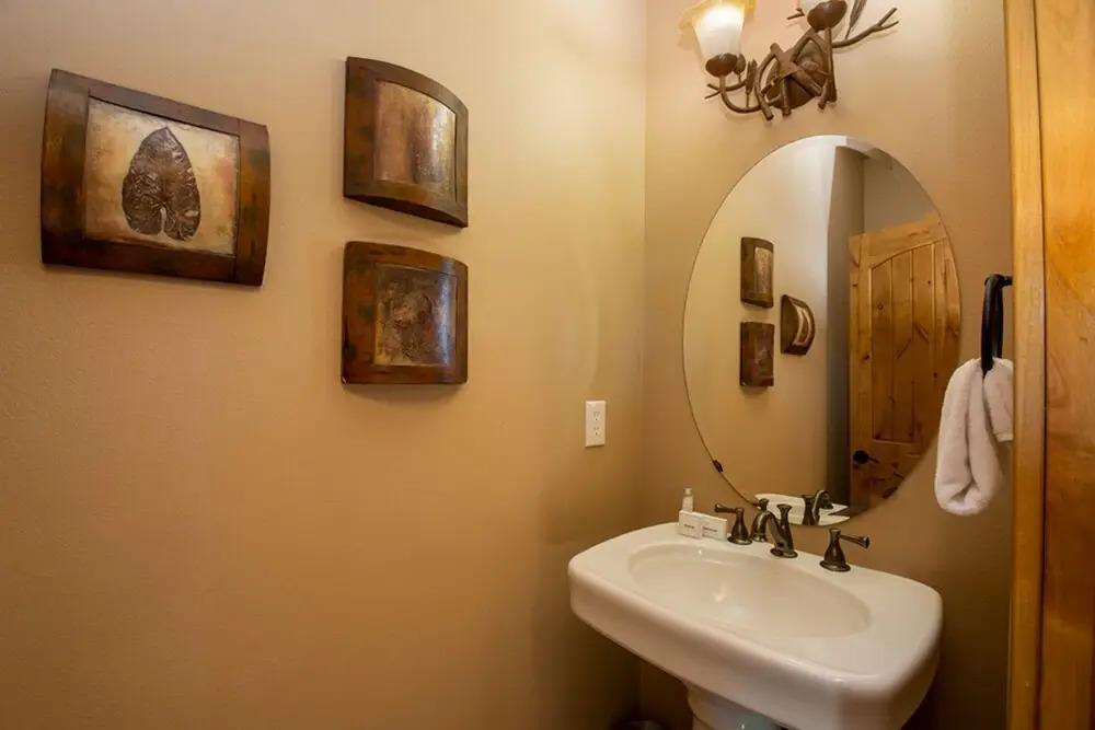 Leland Creek Home 5 Br home by RedAwning