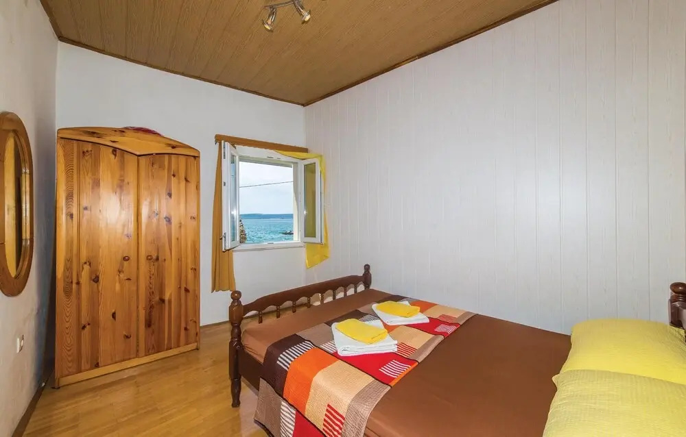 Nice Home in Kastel Kambelovac With Wifi and 4 Bedrooms