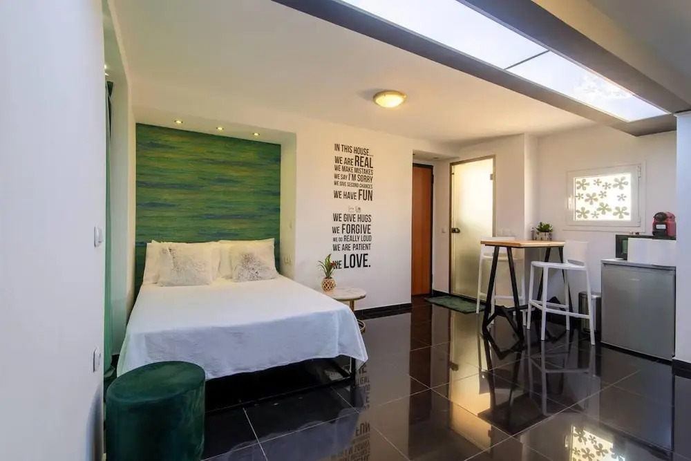 Beautiful View 8floor Loft Apartment in Athina
