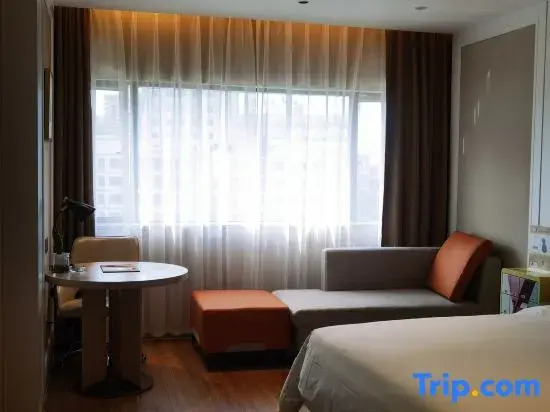 Vienna Hotel (Qingyuan Shunying Times Square City Hall Branch)