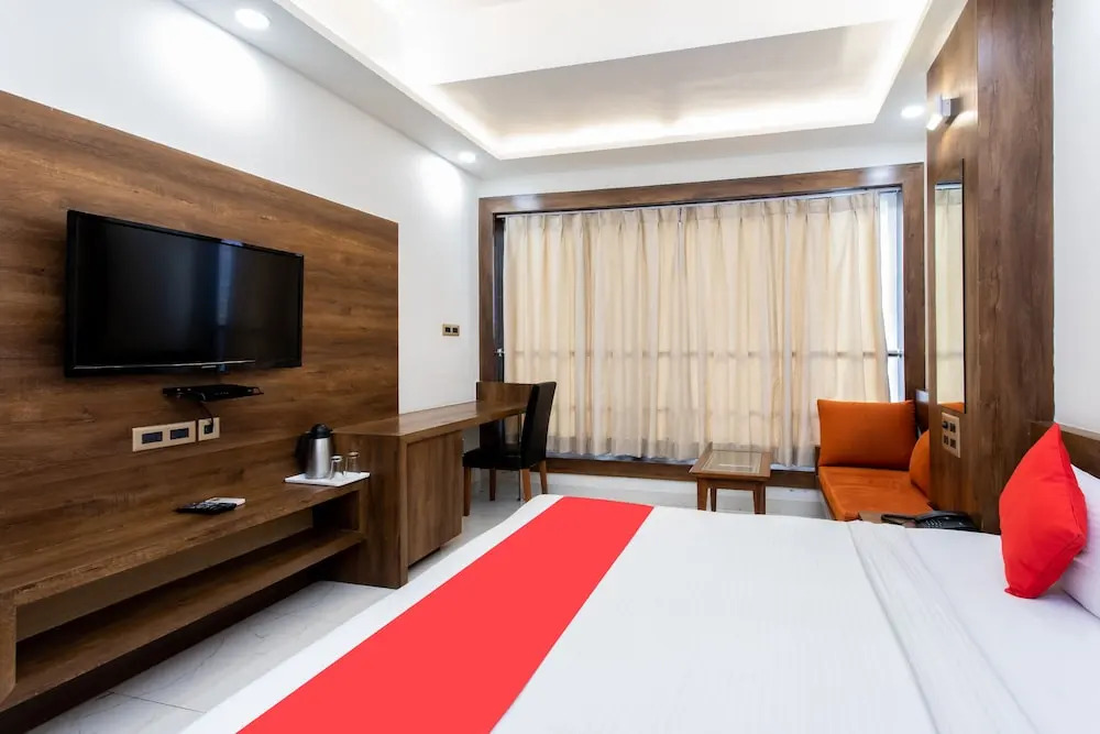 Capital O 27658 Hotel New Mohit Regency