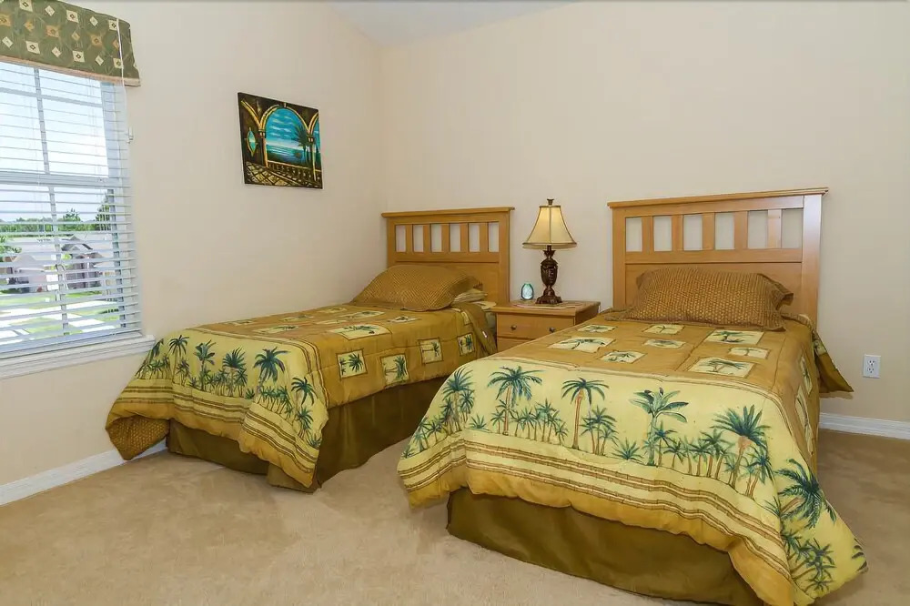 Fabulous 5 bed Villa With South Facing Pool and spa Overlooking Water and Conservation