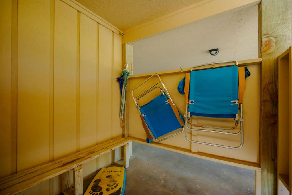Pelican Palace by Oak Island Accommodations