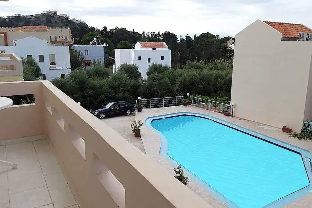 Litinas Apartments with pool